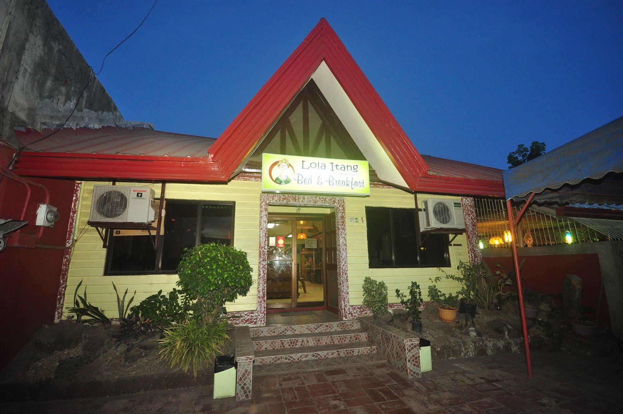 Lola Itang Pension House Tiniguiban Exterior photo