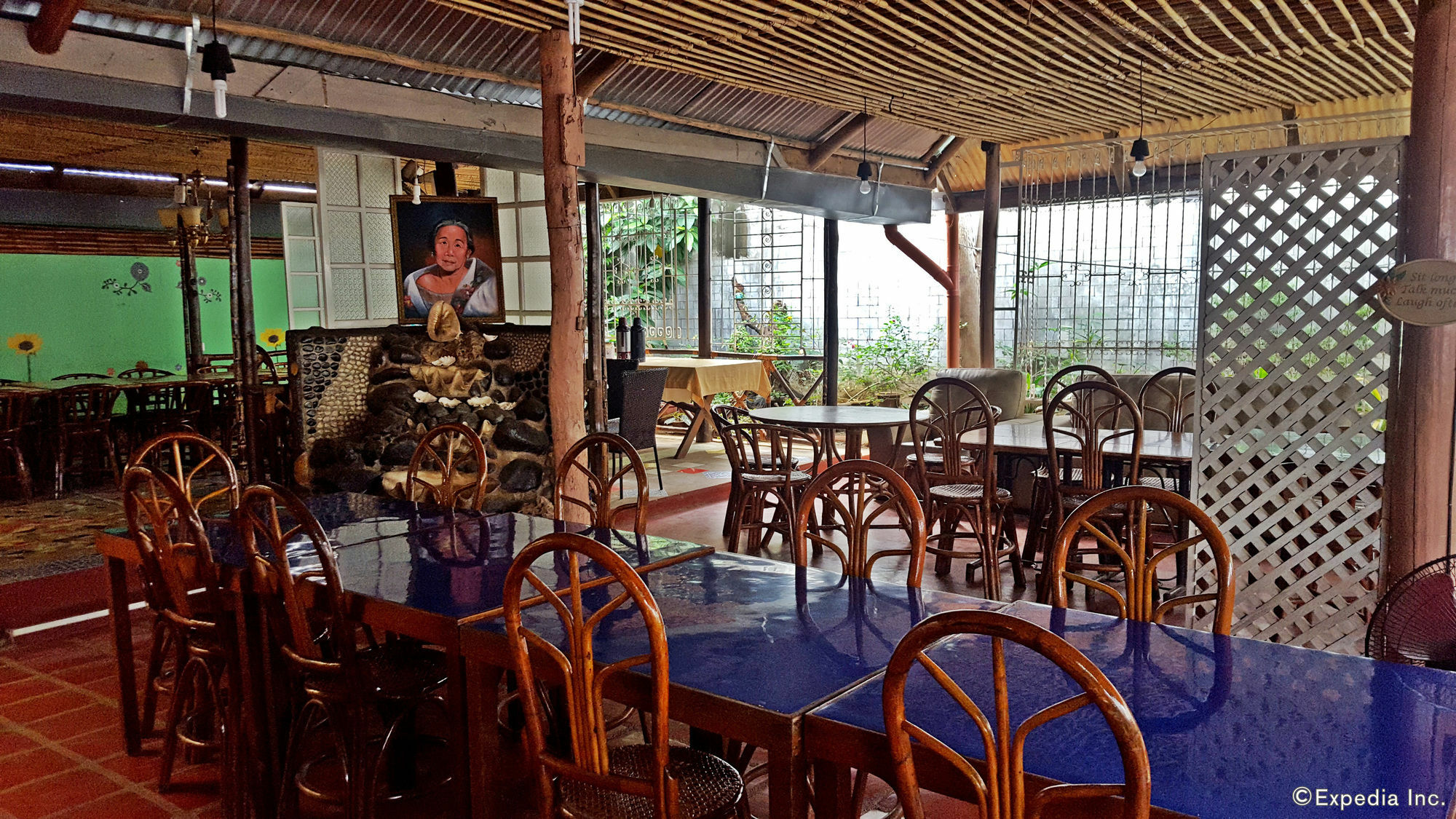 Lola Itang Pension House Tiniguiban Exterior photo